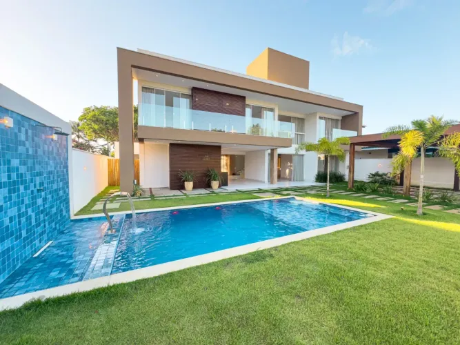Imóvel para venda tem 324 metros quadrados com 6 quartos em Guarajuba (Monte Gordo) - Cama