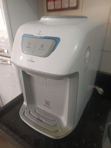 Bebedouro semi novo