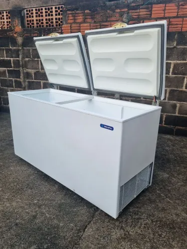 Freezer Metalfrio grande