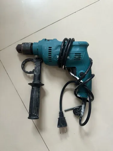 Furadeira Makita M0801B