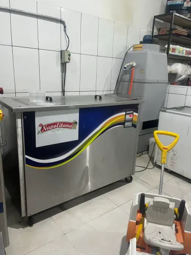 Picoleteita ou também faz gelo
