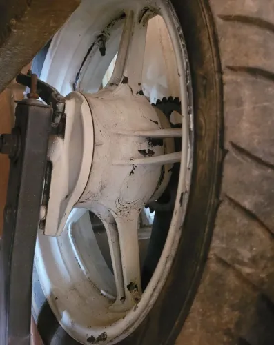 Roda traseira ,balança  e monochoque cb300