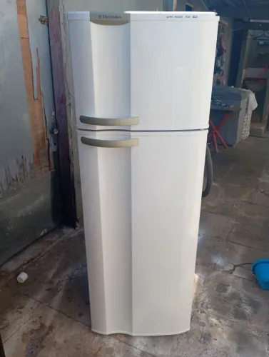 Geladeira Electrolux 360 litros degelo seco