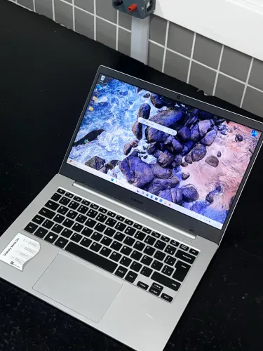 Notebook Samsung Galaxy Book Go 128GB 4GB RAM - Seminovo