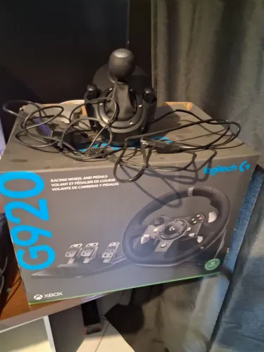G920 logitech semi novo com macha