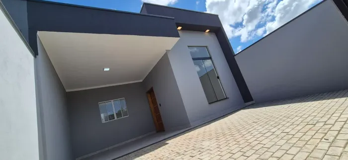 EXCELENTE CASA COM ACABAMENTO PREMIUM
