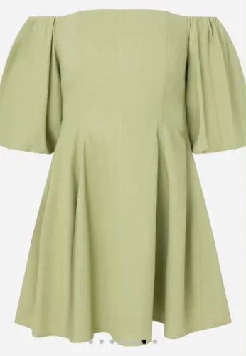 Vestido verde claro ombro a ombro