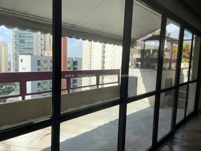 Cobertura com piscina desativada e 3 suítes na Vila Mariana, São Paulo