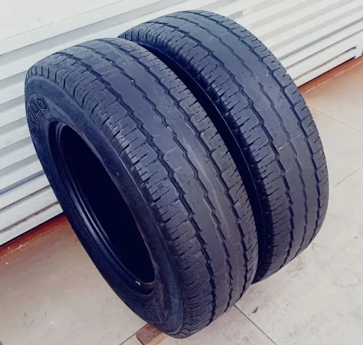 Pneu 215/75 aro 16 de carga para Van Antares 