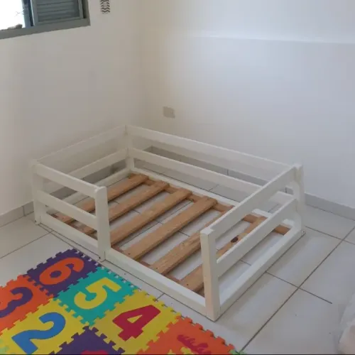 Cama infantil montessoriana