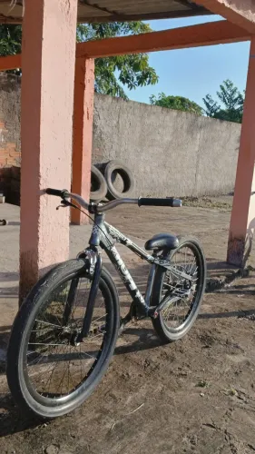 QUADRO HUPI WISTHLER 2013/14 VENDO OU TROCO EM OUTRO DO MESMO ESTILO