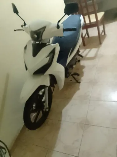Vendo ou troco moto