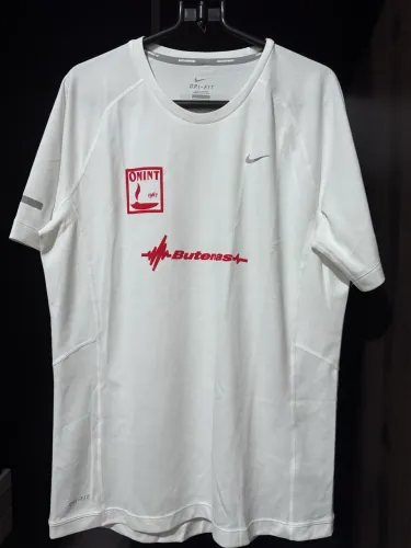 Camiseta Nike Dri-Fit Branca Proteção Uv Tamanho M Corrida | Fitness | Esportes