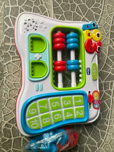 Este é o Ábaco Conta e Soma Comigo da Chicco,