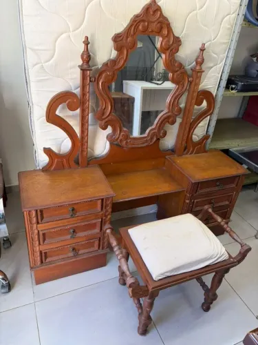 Penteadeira antiga