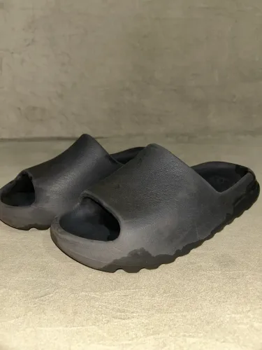 Yeezy Slide| Adidas 39