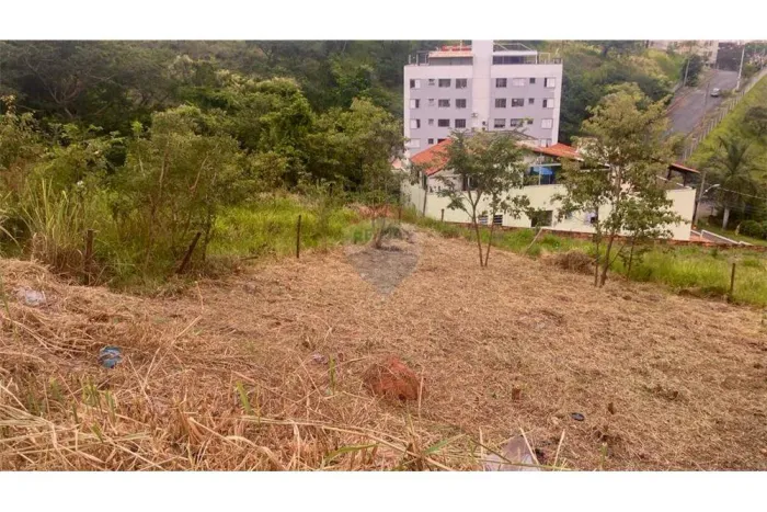 Oportunidade! lote em localização privilegiada no Bairro Castelo