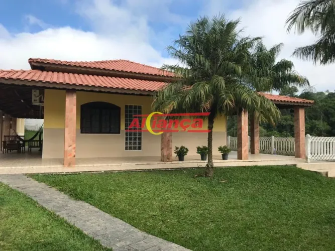 CHÁCARA À VENDA EM GUARAREMA 3.000m² | PISCINA | ÁREA GOURMET E MUITO VERDE