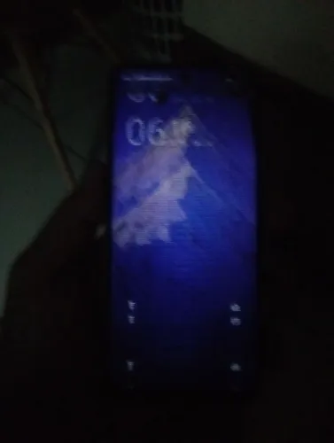 Vendo este celular com defeito na tela 