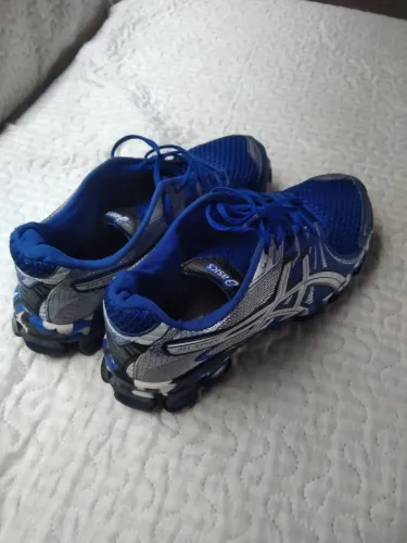 Asics 40 usado 