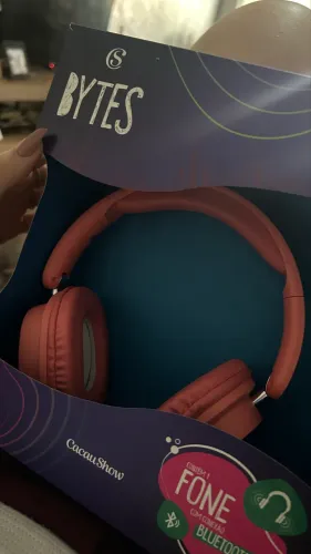 Vendo fone da Cacau Show,via bluetooth,som muito bom,nunca usado,vem com um carregador 