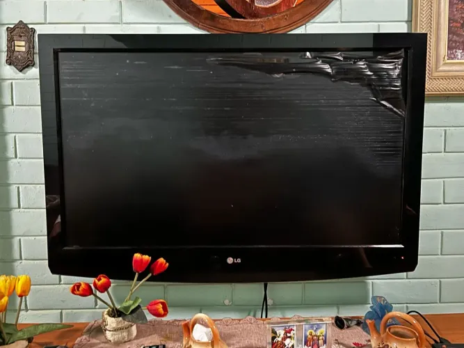 TV LG LCD LED 43 polegadas usada
