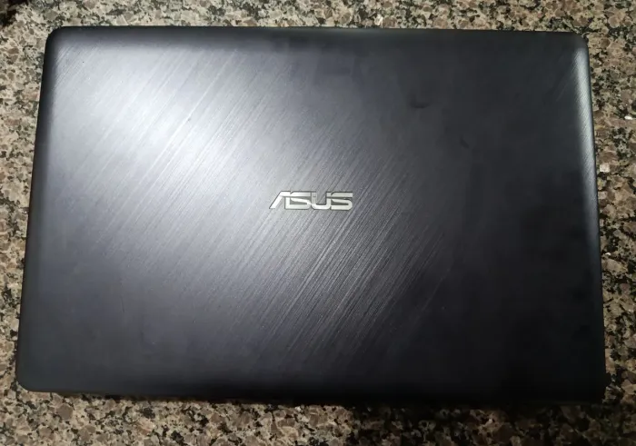 Notebook ASUS VivoBook i3, 1TB, Windows 10 Pro + Caixa e Carregador