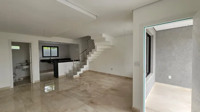 Casa Geminada à venda, 3 quartos, 1 suíte, 4 vagas, Cabral - Contagem/MG
