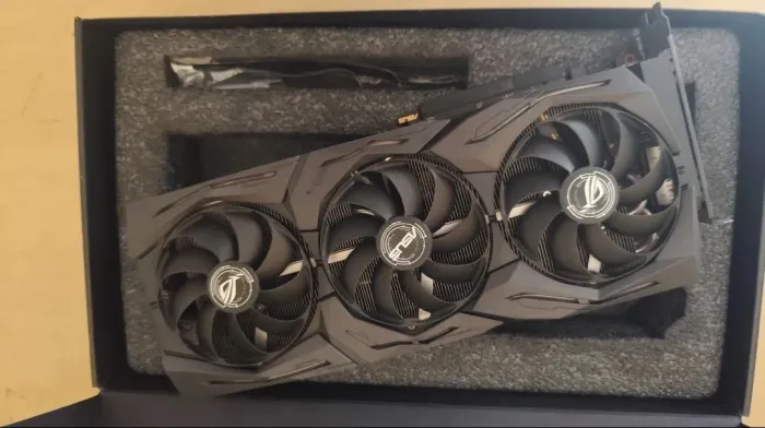 Placa de vídeo AMD RX 5700 XT rog strix 8gb