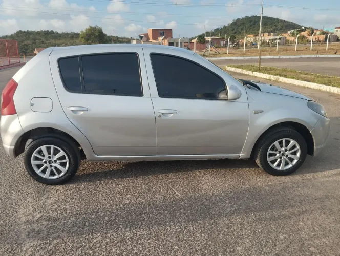 Renault Sandero Authentique Hi-flex 1.0 16V 5P 2011