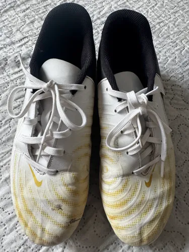 Chuteira NIKE infantil