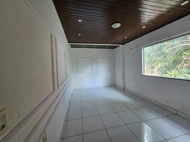 VENDO, DUAS CASAS JUNTAS NO SAO JORGE, CADA UMA COM 3 QUARTOS SENDO 1 SUITE, SALA PARA 2