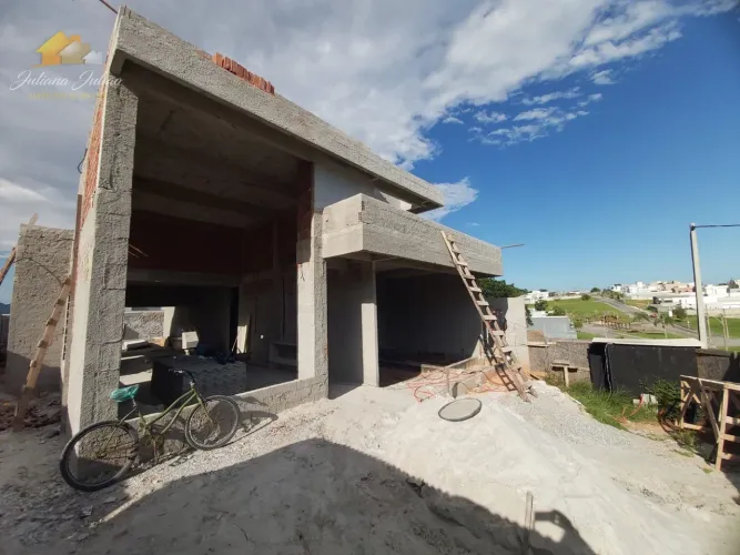 CASA LINEAR DE ALTO PADRÃO COM 3 SUÍTES NO CONDOMINIO VIVERDE 1 EM RIO DAS OSTRAS RJ