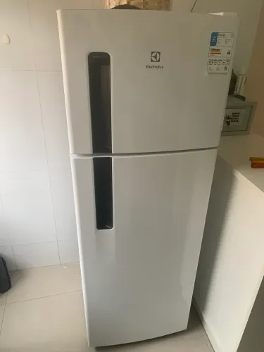 Geladeira Electrolux 220 nova