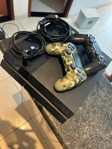 ? PLAYSTATION 4 FAT 500GB