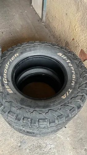 Vendo pneu BF pneu bf goodrich 265/70 r16