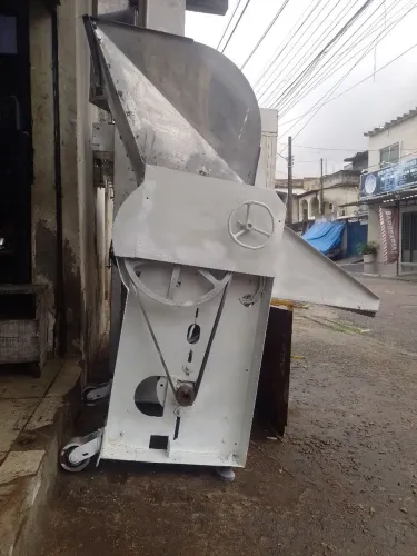 Vendo cilindro de padaria 50 cm todo reforçado com mecânica simples.