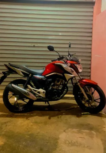 Vendo ou troco titan 160 único dono