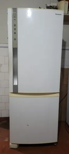Vendo Refrigerador Panasonic Inverter 423 lts.