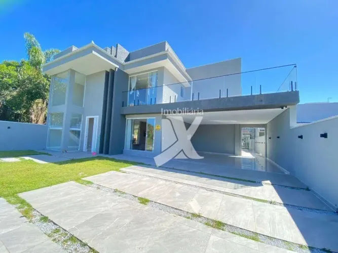 Casa com piscina e ar + 6 dorm.(sendo que 1 é suíte). para alugar, 500 m² por R$ 2.850/dia
