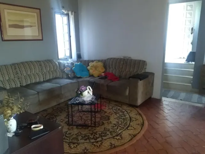 Excelente CASA TÉRREA suite, varanda, jardim espetacular, vista privilegiada Clube Recanto
