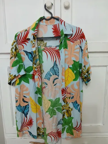 2 camisas estampadas