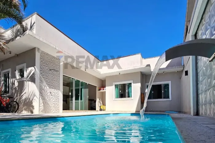Casa Térrea semimobiliada com Piscina e Área Gourmet