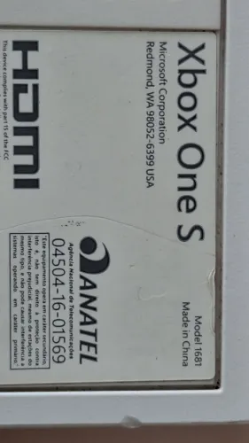 Vendo vídeo game Xbox One S 