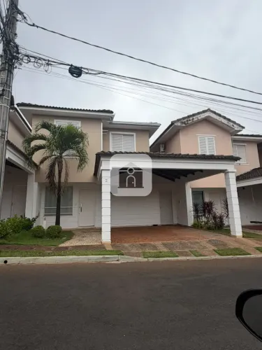 Casa em condominio para locação no bairro Jardim Karaíba
