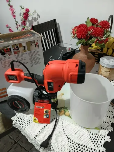 Pistola de pintura eletrica com fio ,black decker. Original ma caixa. Nova