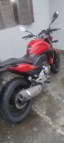 Cb 300 vermelha
