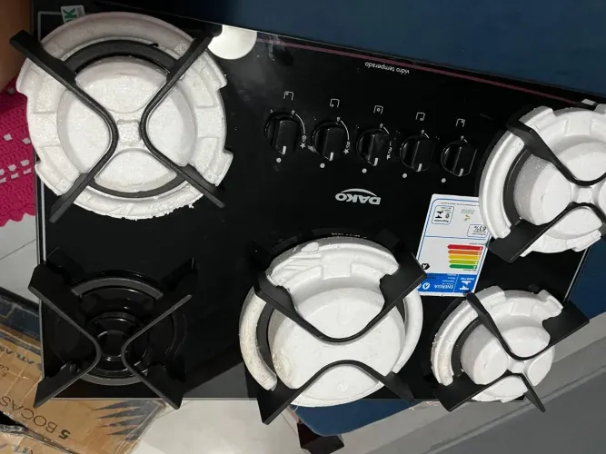 Vendo Cooktop novinho com pouquinho arranhões