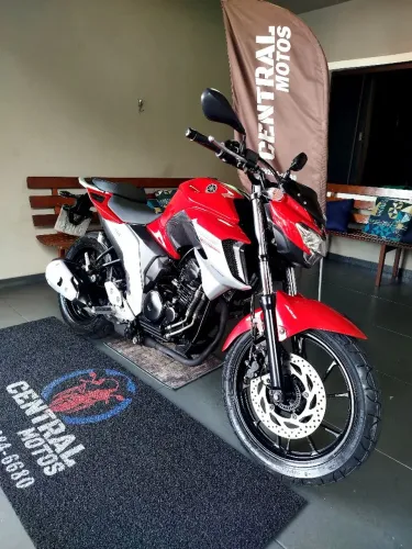 Vende-se FZ15 FAZER ABS top Financiamos 