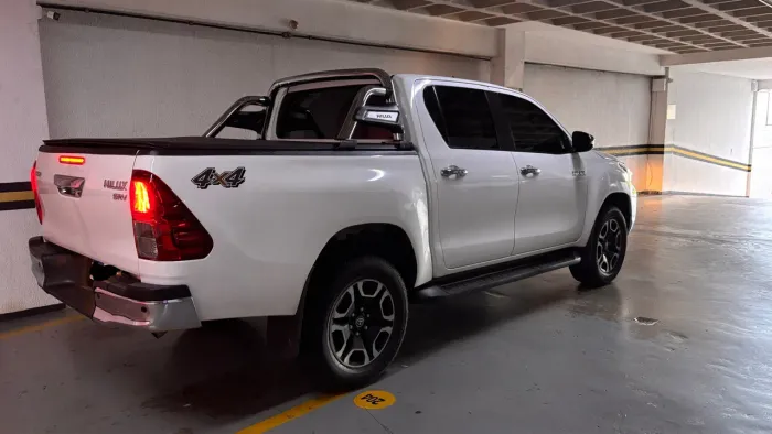 Toyota Hilux CD SRV 4X4 2.8 TDI Diesel Aut. 2022